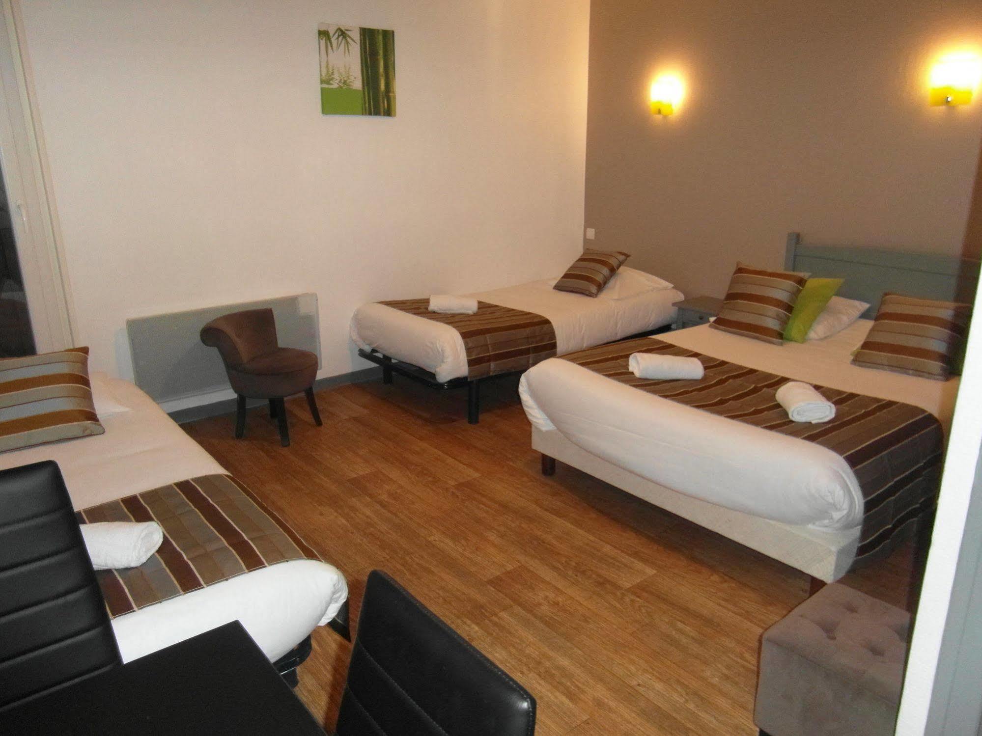 Hôtel La Mirandole Tournus Esterno foto